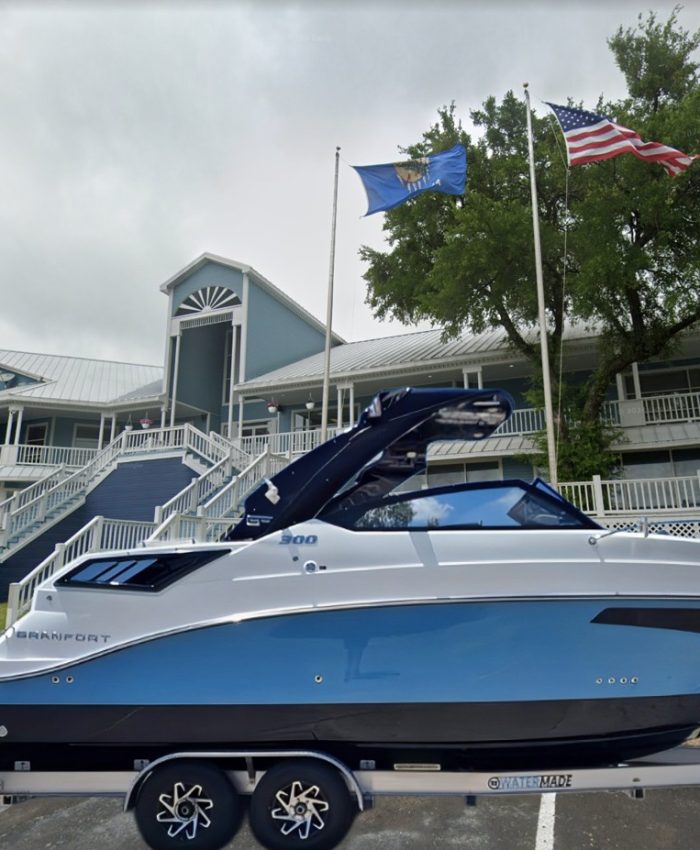 Plano Marine 300 GTS